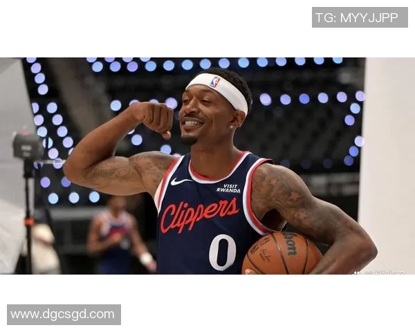 布拉德利·比尔赛季报销，快船季后赛前景迎转机：伦纳德乔治球权增加，泰伦卢战术调整激活替补阵容